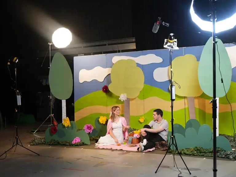 Actors on set